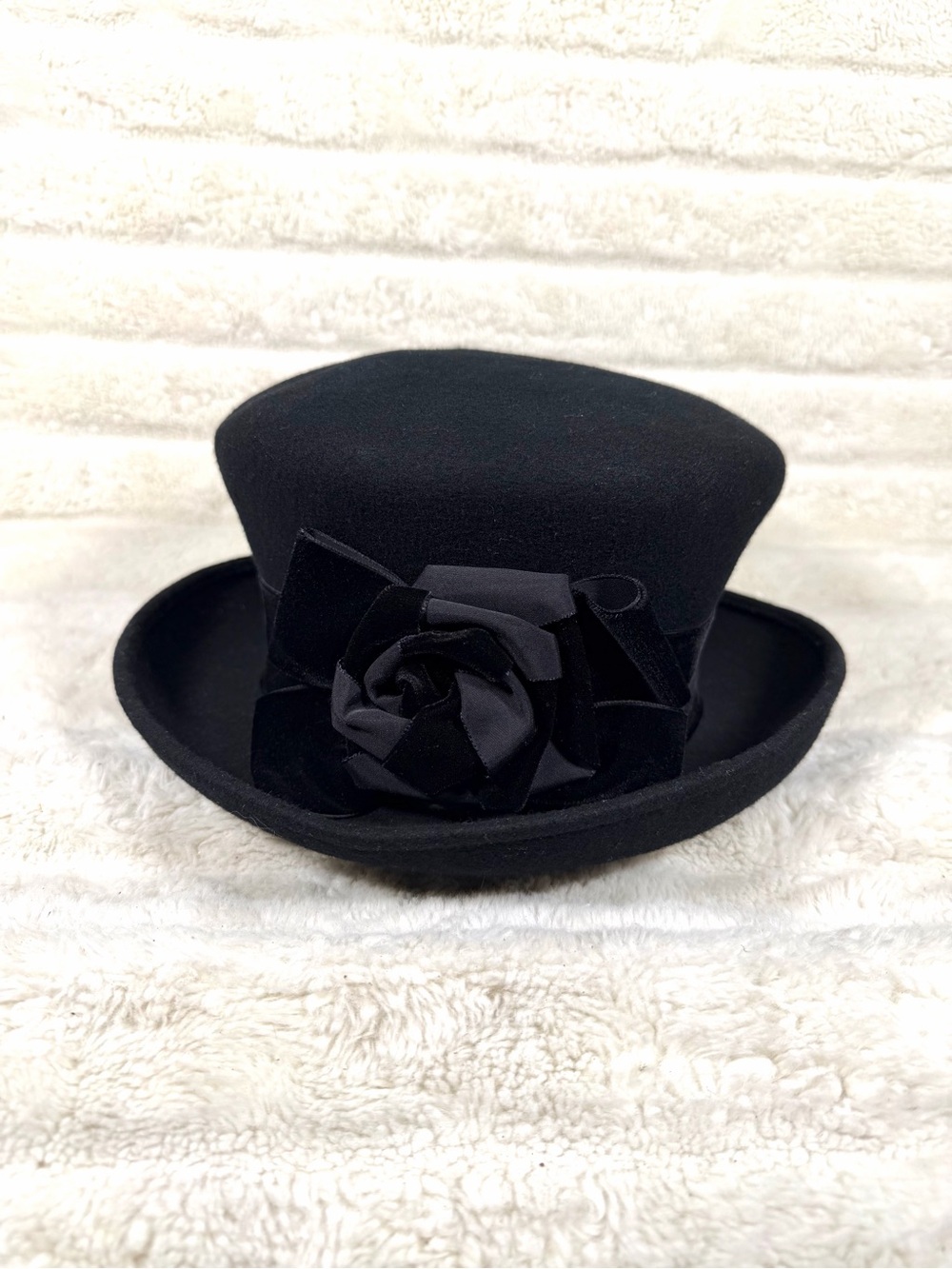 ERIC JAVITS Cloche Hat Vtg Black Wool With Velvet Band And Bow Flower NWT